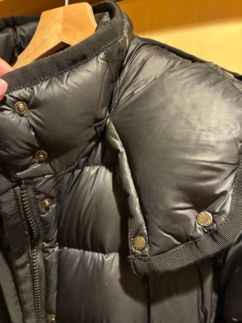 Moncler ブラック ダウンジャケット サイズ3