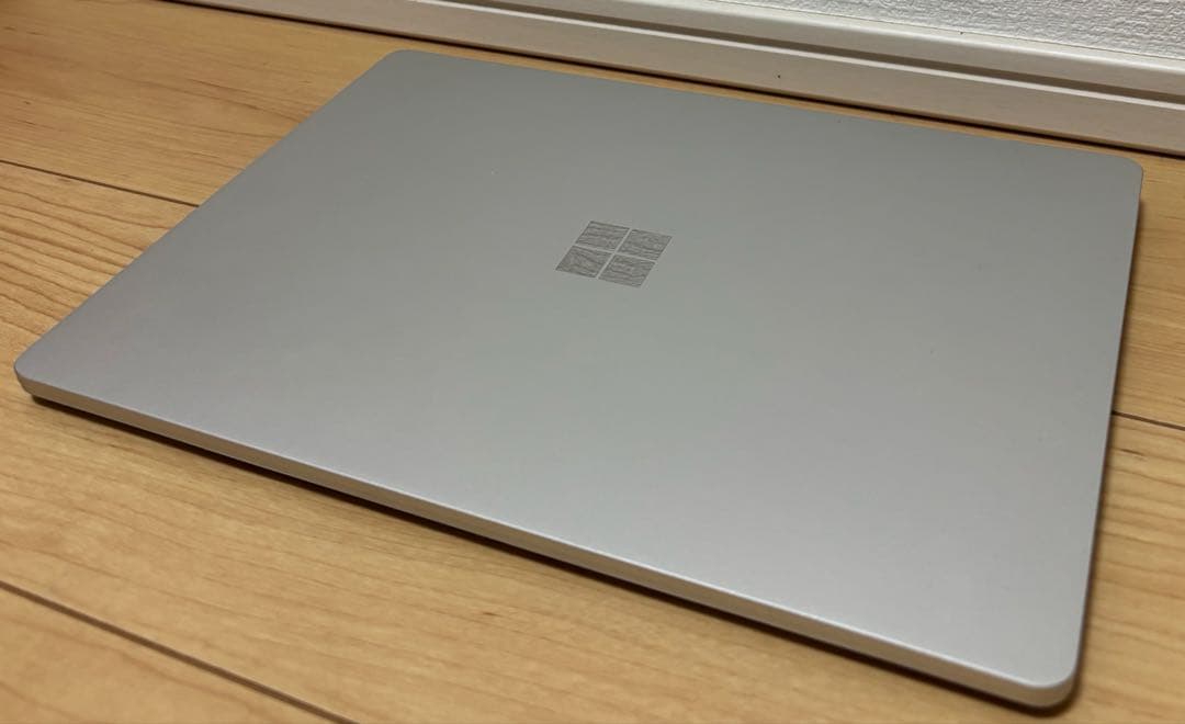 【美品】Surface Laptop Go 128GB プラチナ