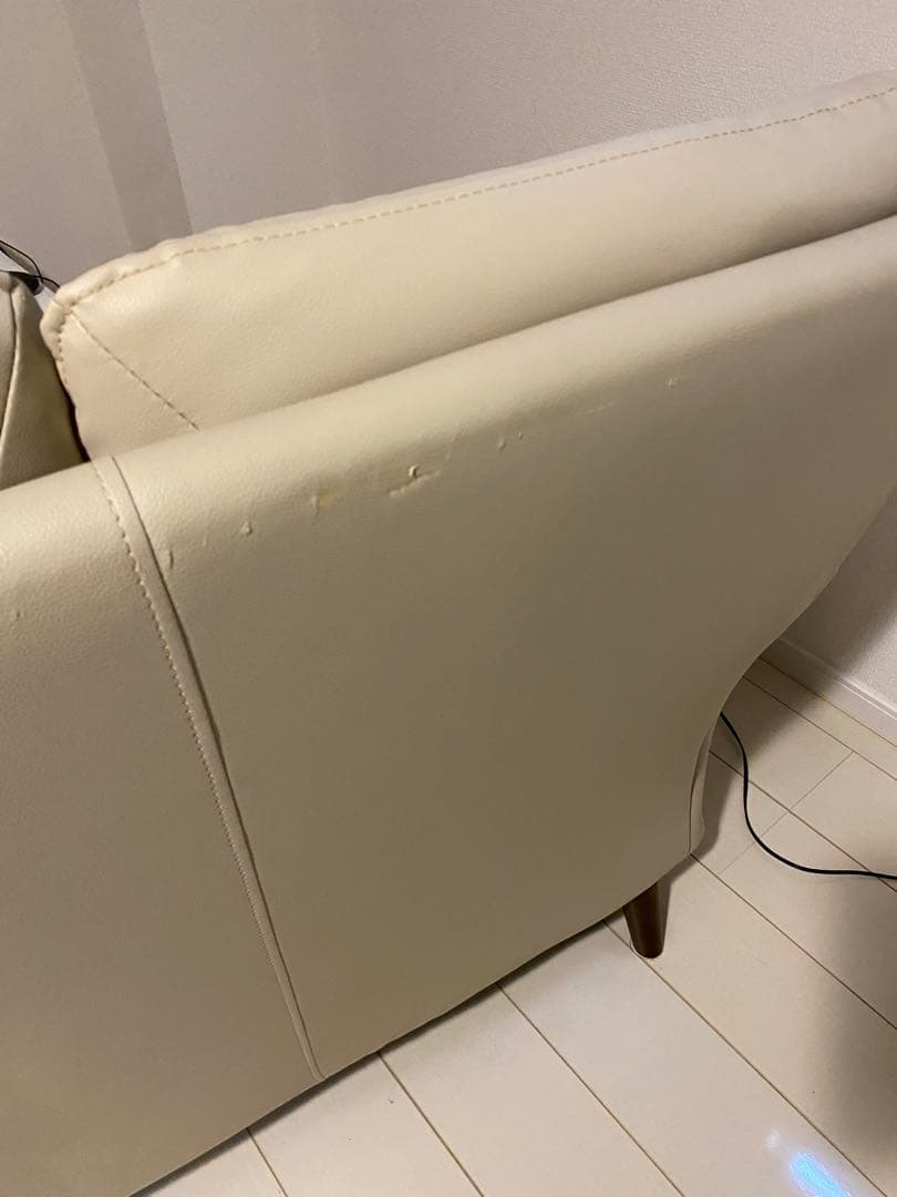 クリーム色 二人掛けソファ