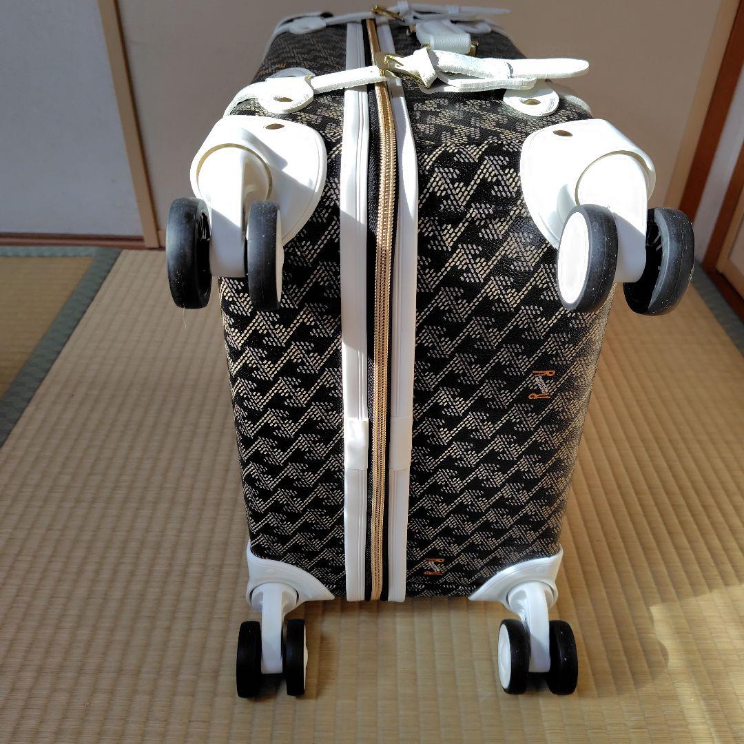 レザレクションキャリーケース ブラック/ホワイト　限定カラー 新品未使用