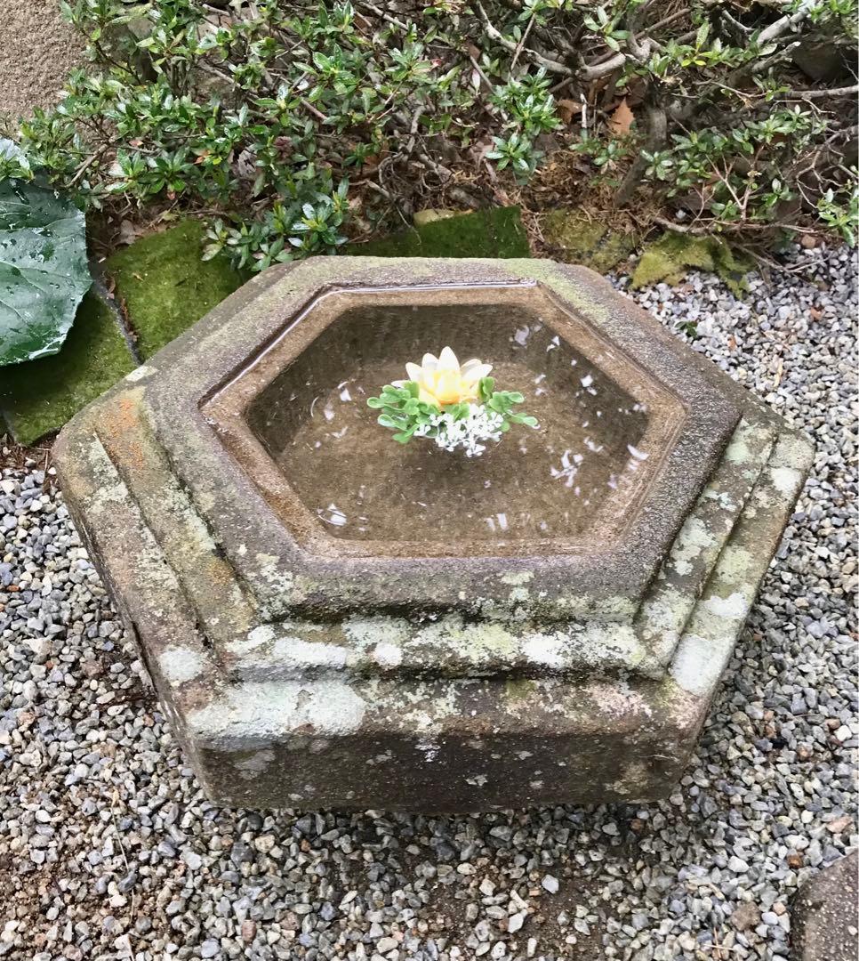 【天然自然石・見立て水鉢・蹲・向鉢】庭石オブジェ置物ガーデニングバードバス造園