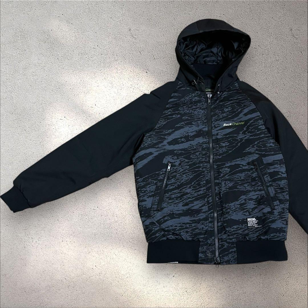 Back Channel コーデュラジャケット　フーディー カモフラ　刺繍　中綿