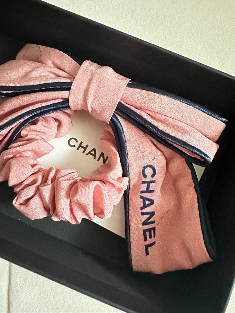 美品 CHANEL リボン付きシュシュ