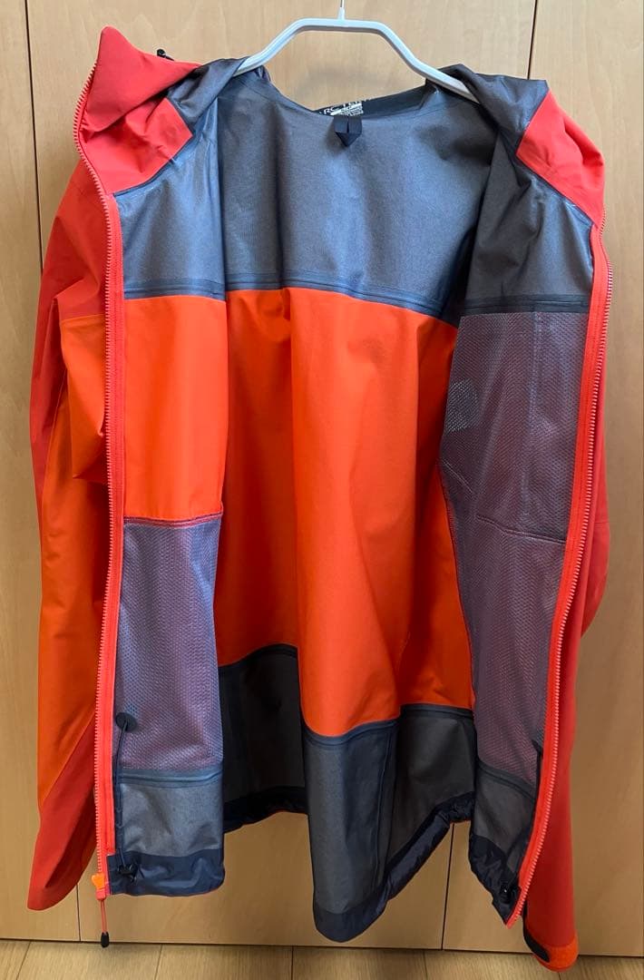 俊介　最終値下げ‼️Alpha Comp Hoody アークテリクス