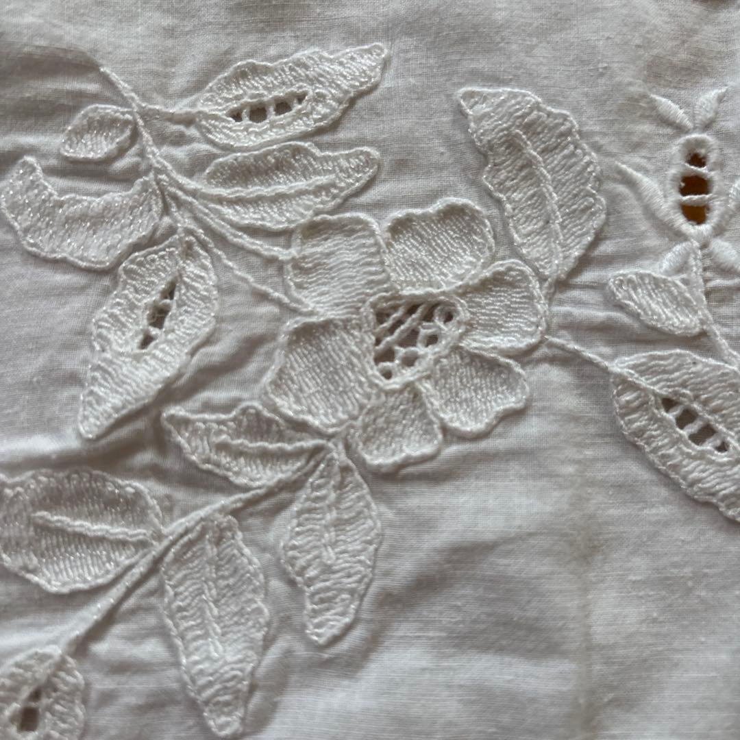 お花刺繍ブラウス