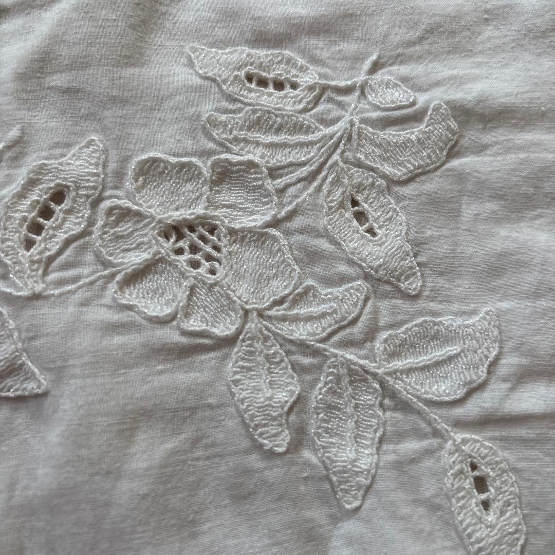 お花刺繍ブラウス