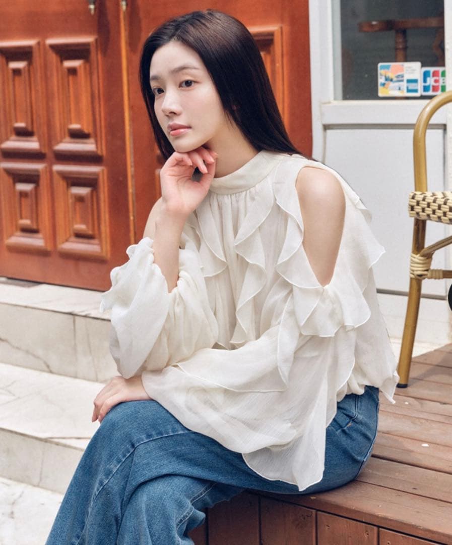 【完売品最終値下げ】Rirandtureオフショルダーフリルブラウス