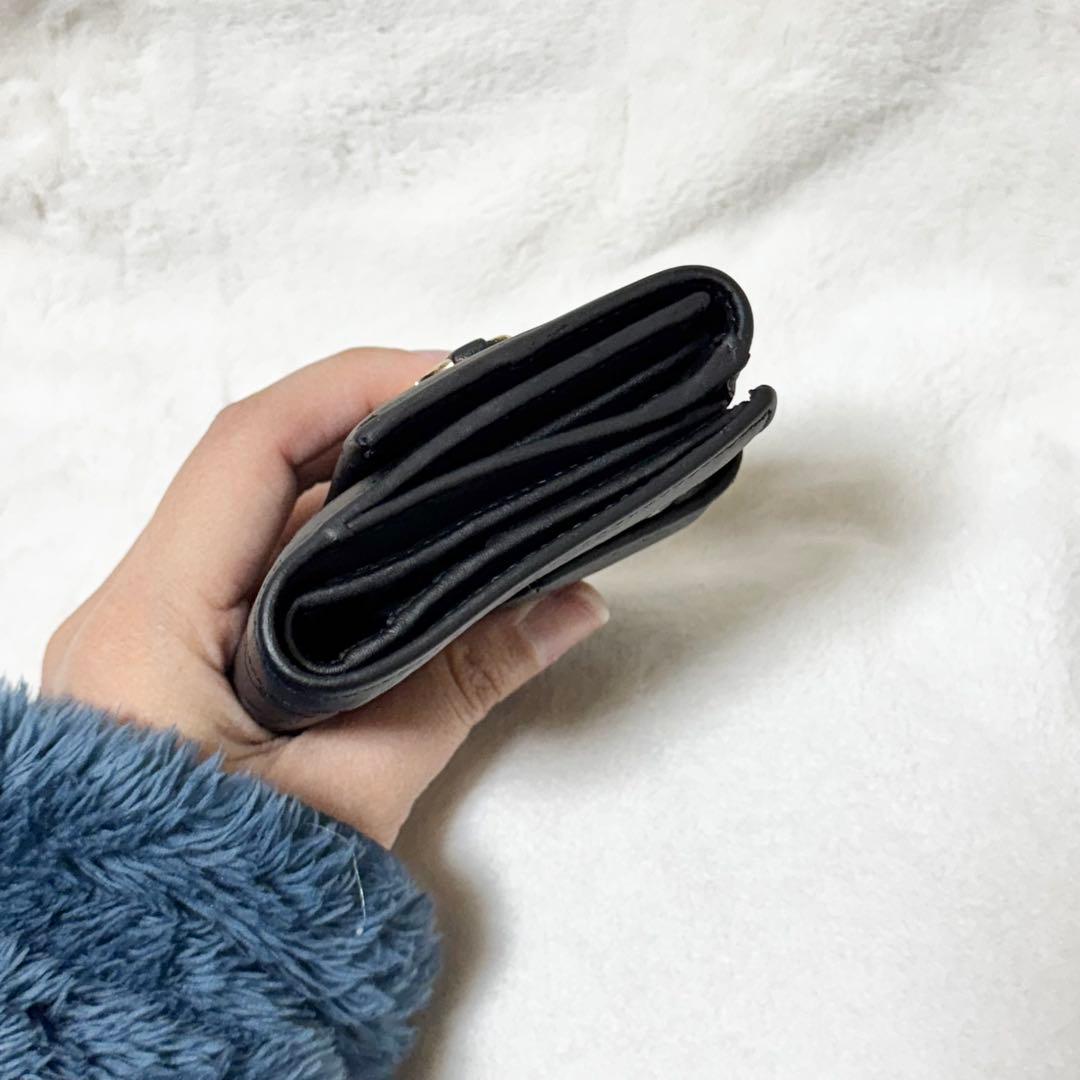 GUCCI グッチ　２つ折り財布　ダブルホック　ブラック　GGロゴ