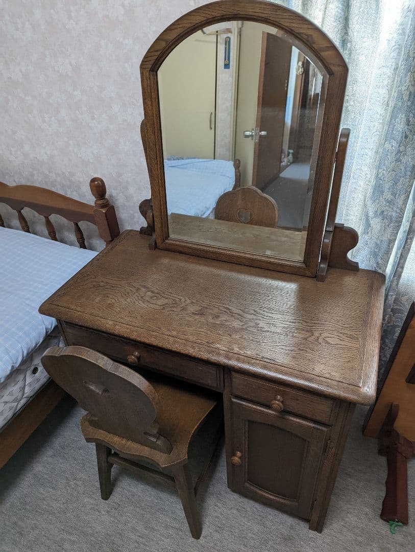 【椅子は売却済】ビンテージ　木製ドレッサー　鏡台　Dresser たのメル便