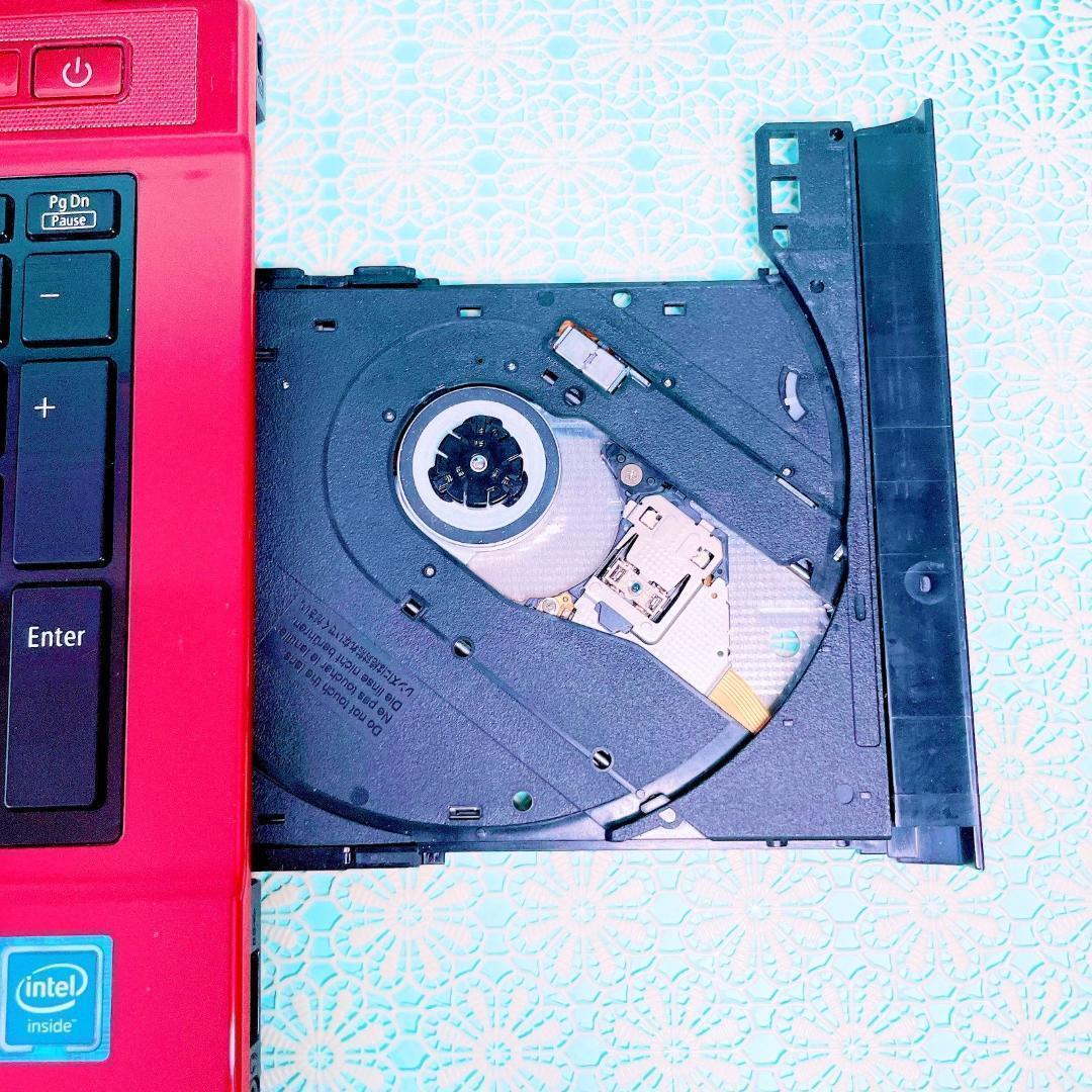 たっぷり大容量1TB❣️薄型ノートパソコン✨️可愛い赤！カメラ付き✨️初心者おすすめ