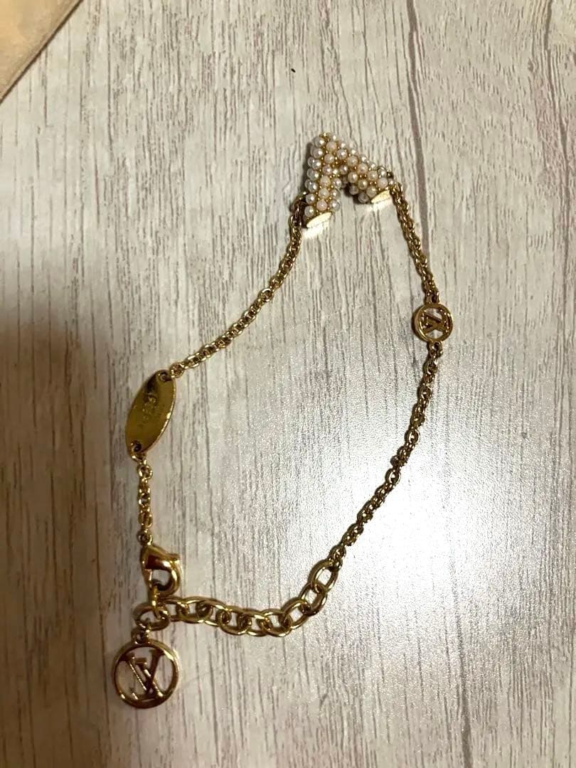 Louis Vuitton✨ エセンシャルV字パールブレスレット　美品