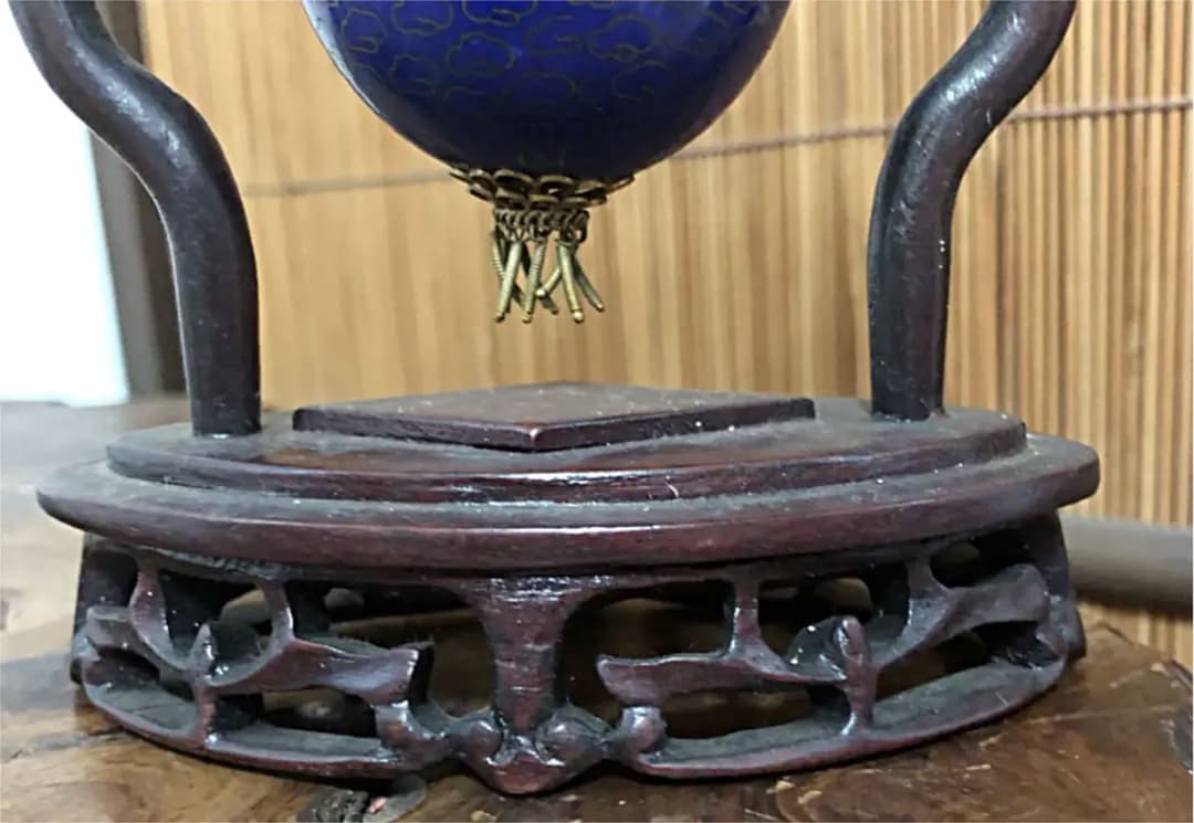 中国美術 花梅雲紋 吊り 古七宝 エッグ 唐木台 装飾