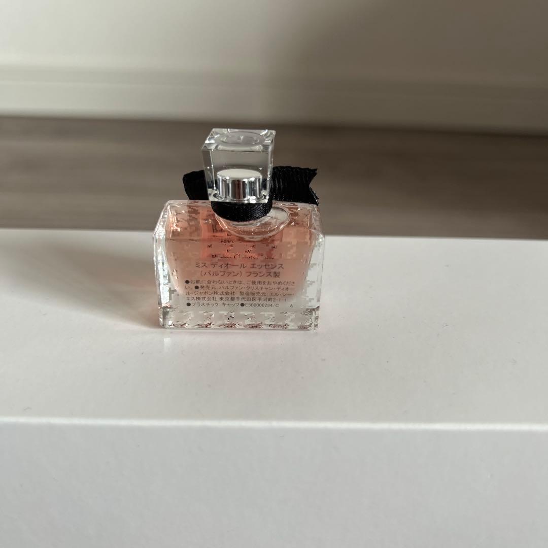 ディオール2025 クリスマスコフレ　ノベルティポーチ　ミニ香水×2/ルージュ