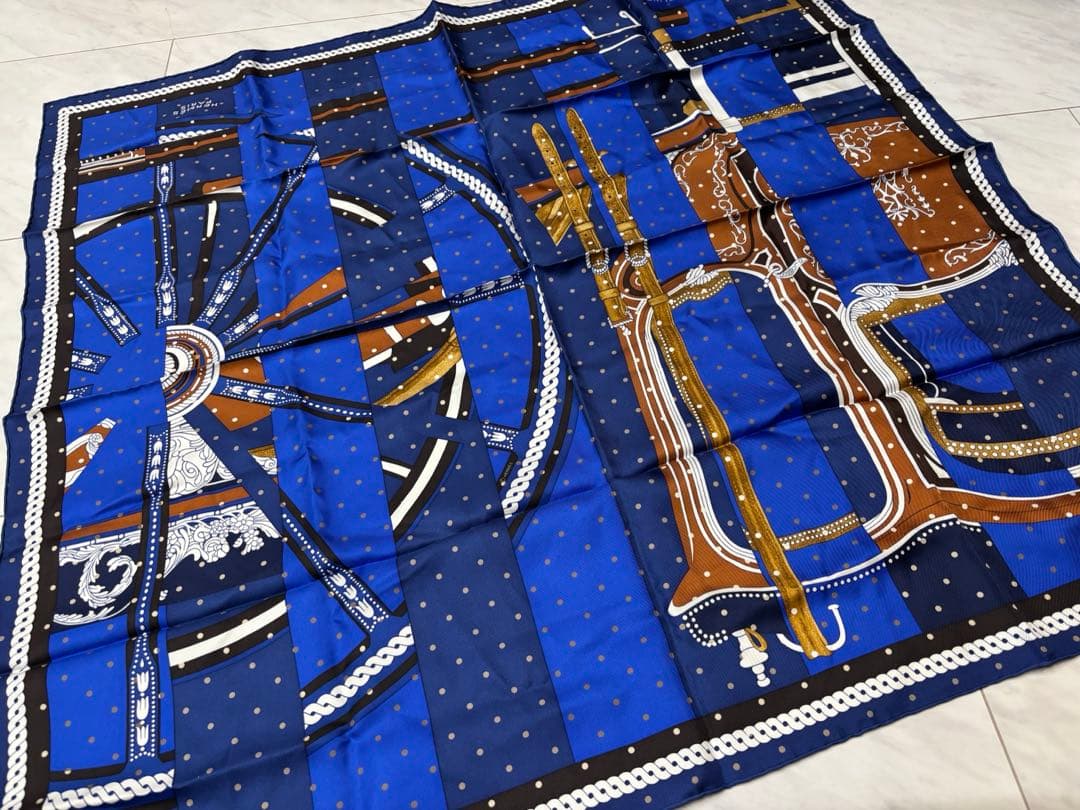 【新品未使用】エルメス　スカーフ　カレ90 ベルリンヌ馬車　ブルー　青