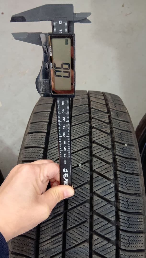 BRIDGESTONE 225/45R18 23年製　冬タイヤ　【No.②】