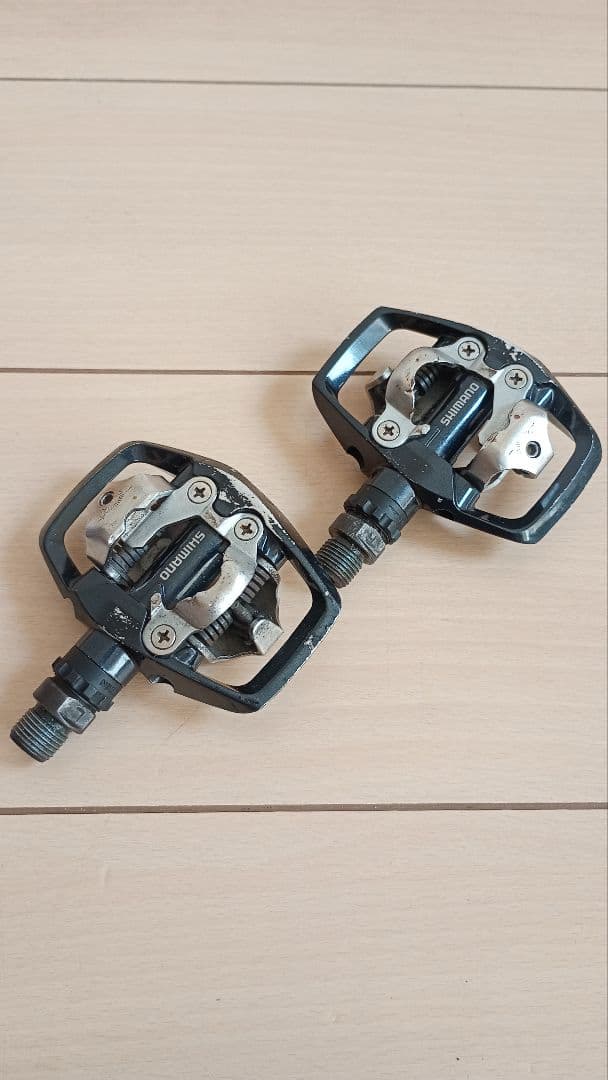 SPDサイクルシューズとSPDビンディングペダル（クリート付）のセット
