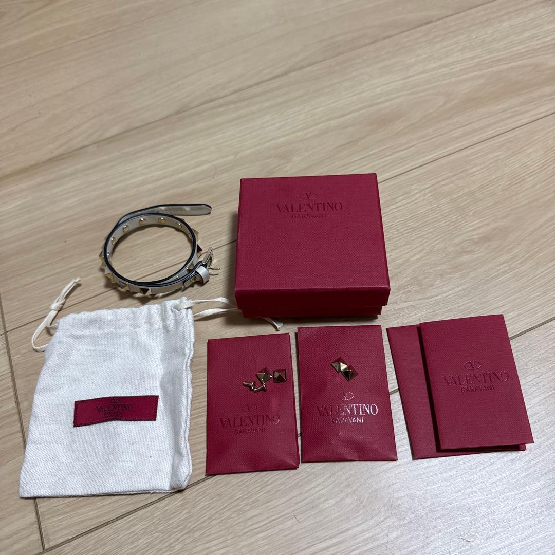 VALENTINO スタッズ付き二連レザーブレスレット