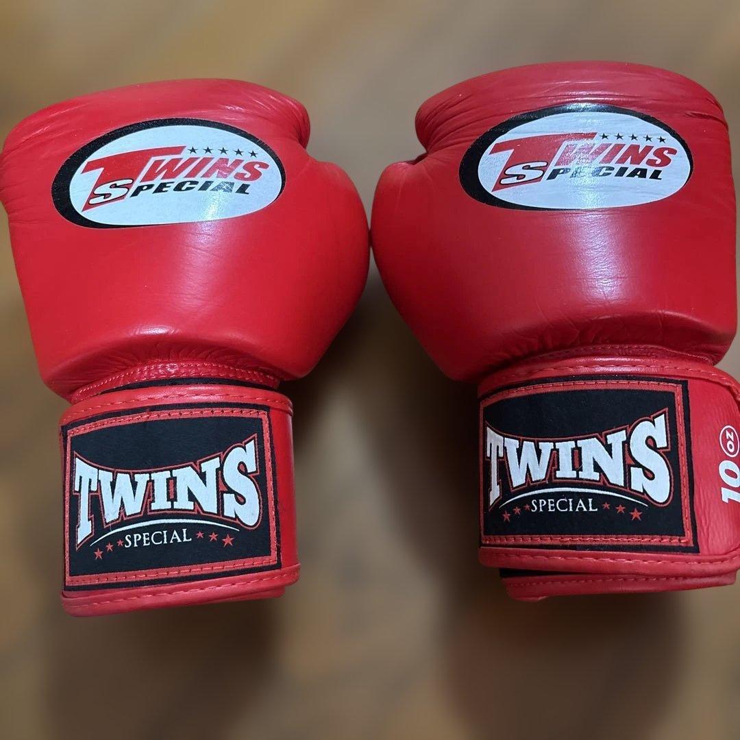 TWINS SPECIAL ボクシンググローブ 10oz 赤