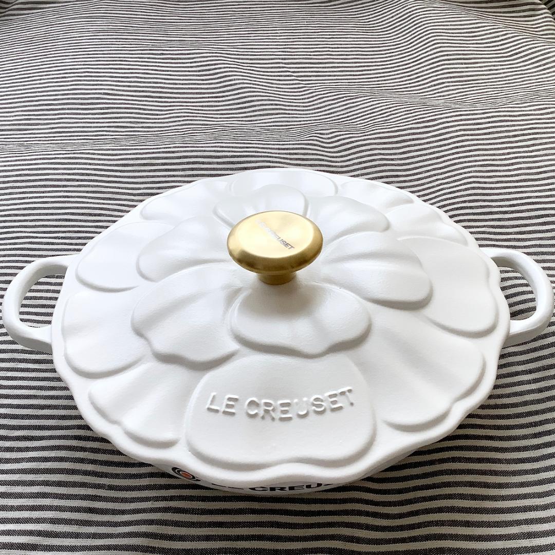 【ルクルーゼジャポン正規品】ペタルレリーフ ビュッフェキャセロール コットン