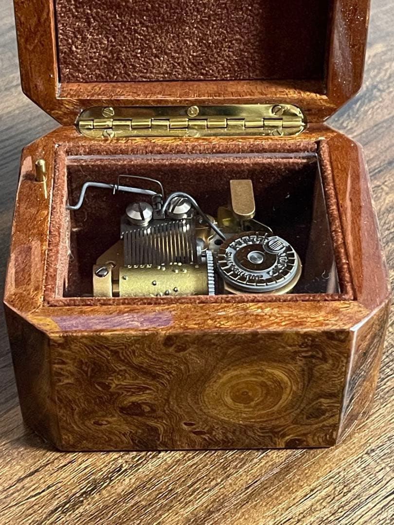 REUGE リュージュオルゴール　蝶象嵌　18弁