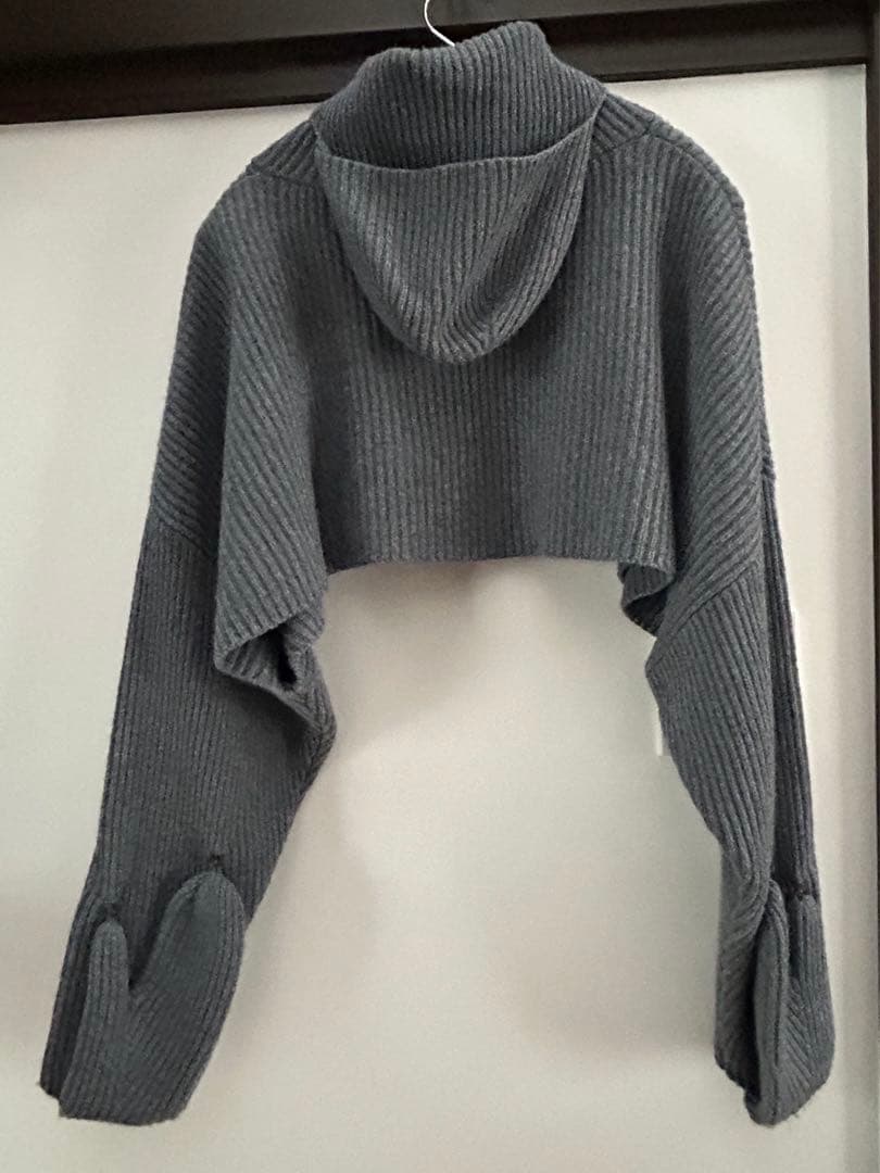 エンフォルドフード付き ニット