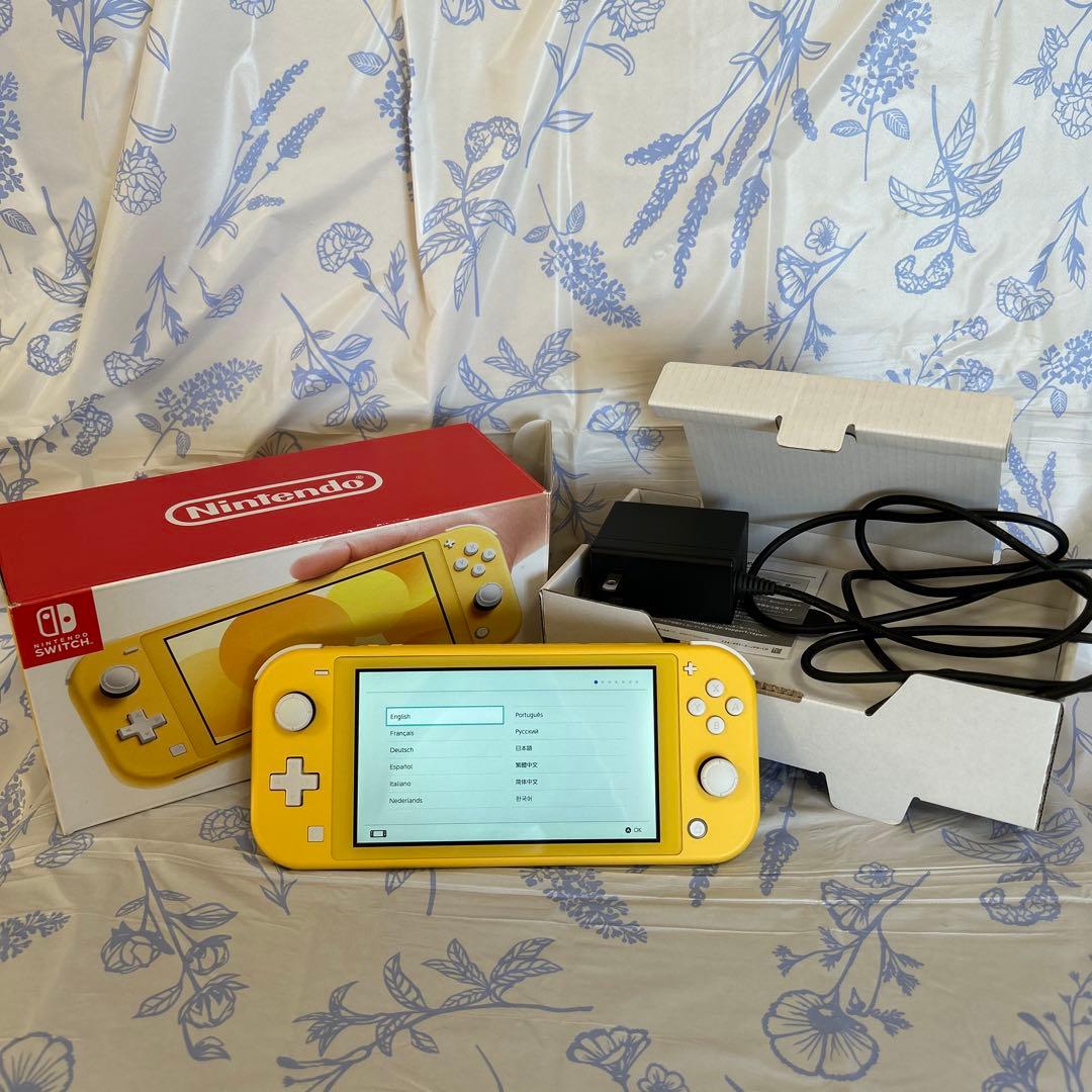 Nintendo Switch Lite イエロー 本体　箱　充電器あり
