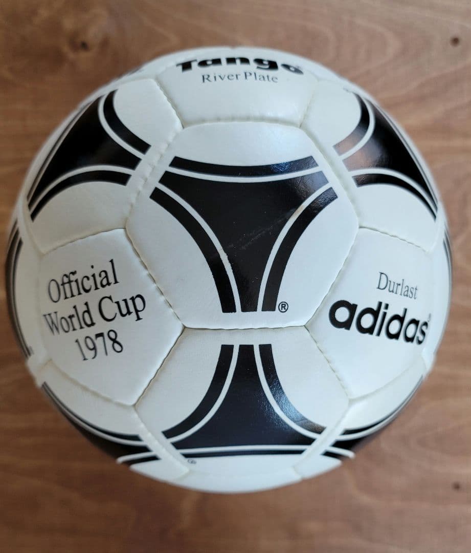 adidas タンゴ  Plate ミニサインボール付！