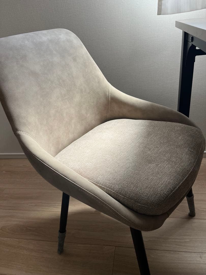 ダイニングテーブルセット　70cm×70cm 新品！！