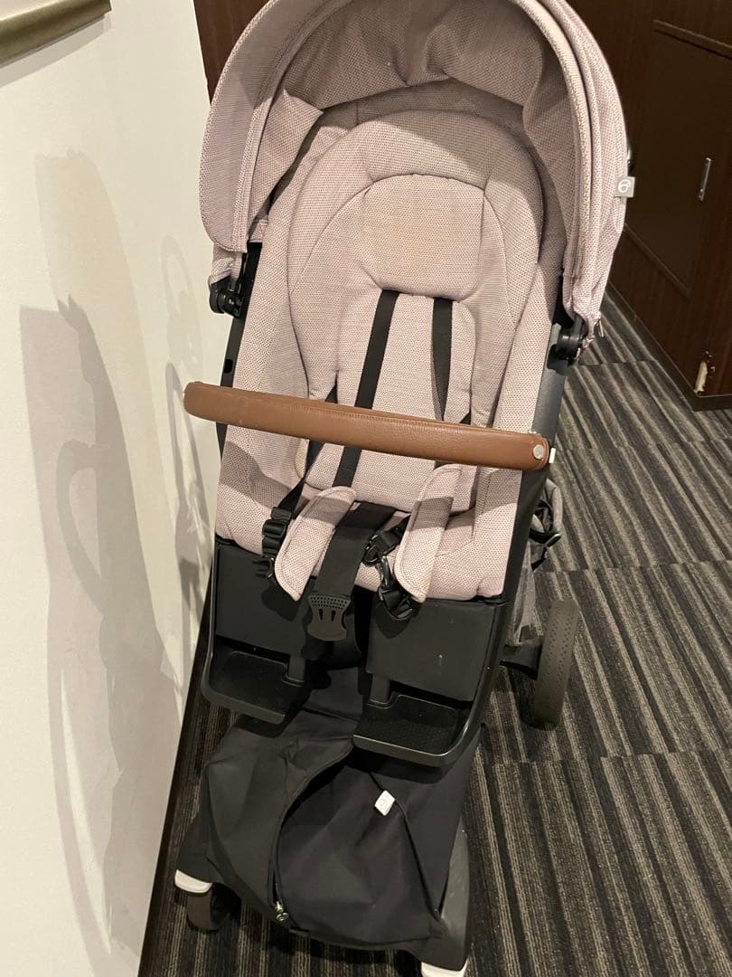 大人気！ベビーカー　ストッケエクスプローリー V6 コット付き