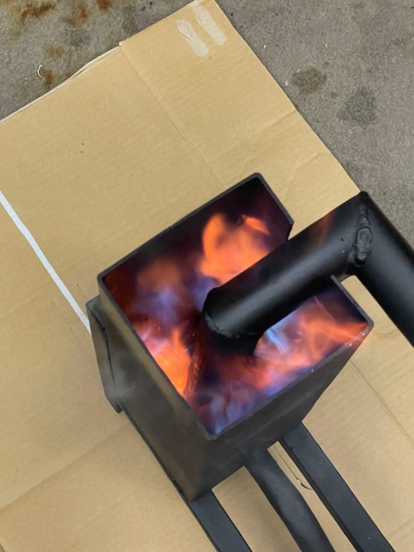 廃油ストーブ　ロケットストーブ　送風機と五徳付いています