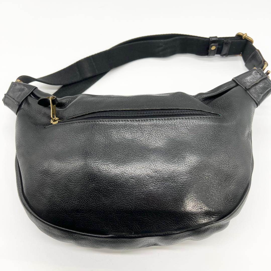 美品✨イルビゾンテ　ショルダーバッグ　ボディバッグ　2way　レザー　ブラック