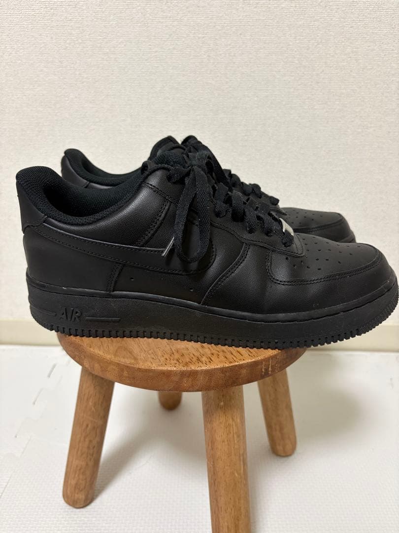 Nike Air Force 1 ブラックレザー スニーカー