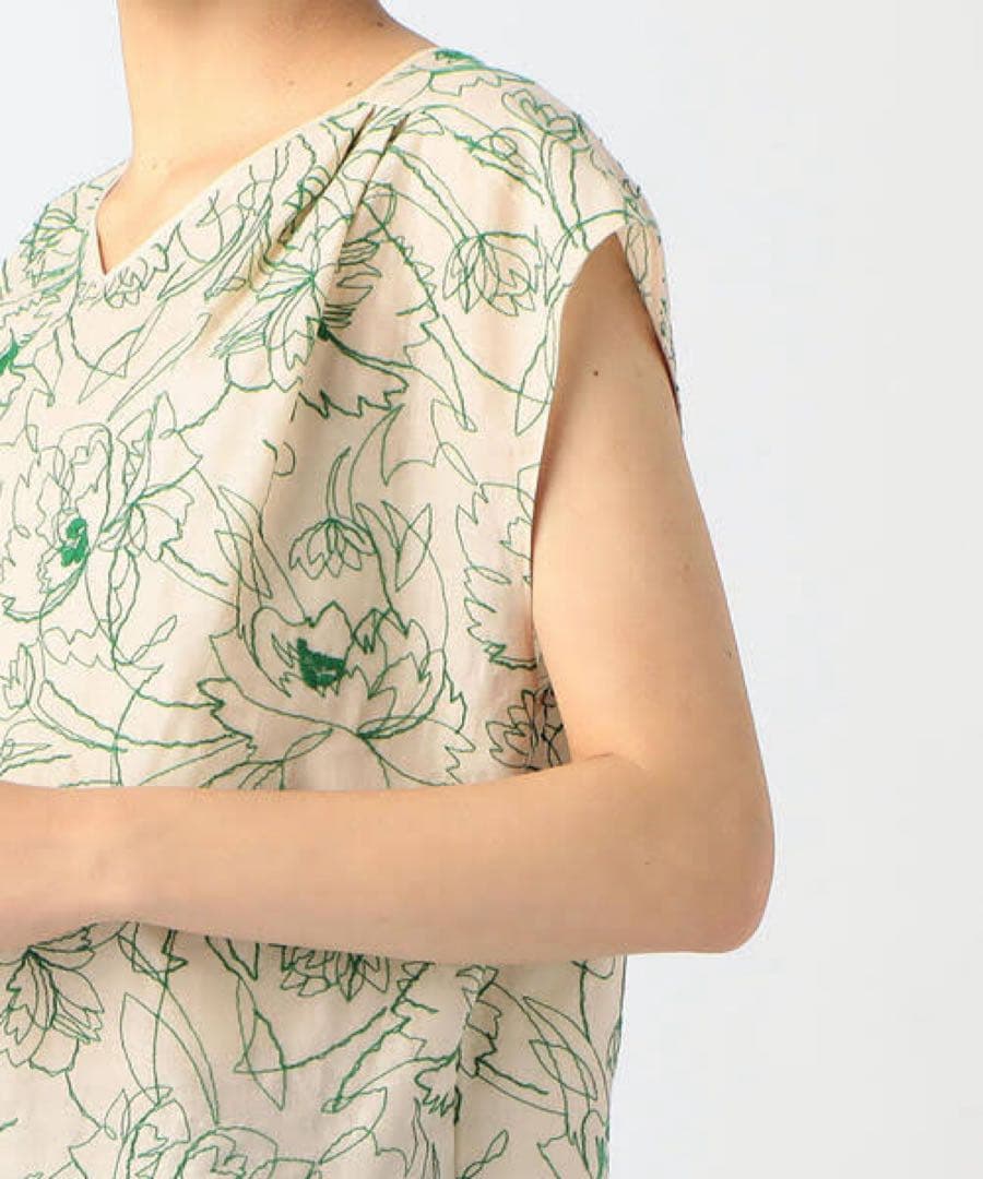 TOMORROWLAND ラインリーフエンブロイダリー キャップスリーブブラウス