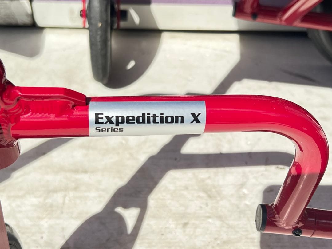 Expedition X EXP19LTRD 赤い折りたたみ介助用車椅子