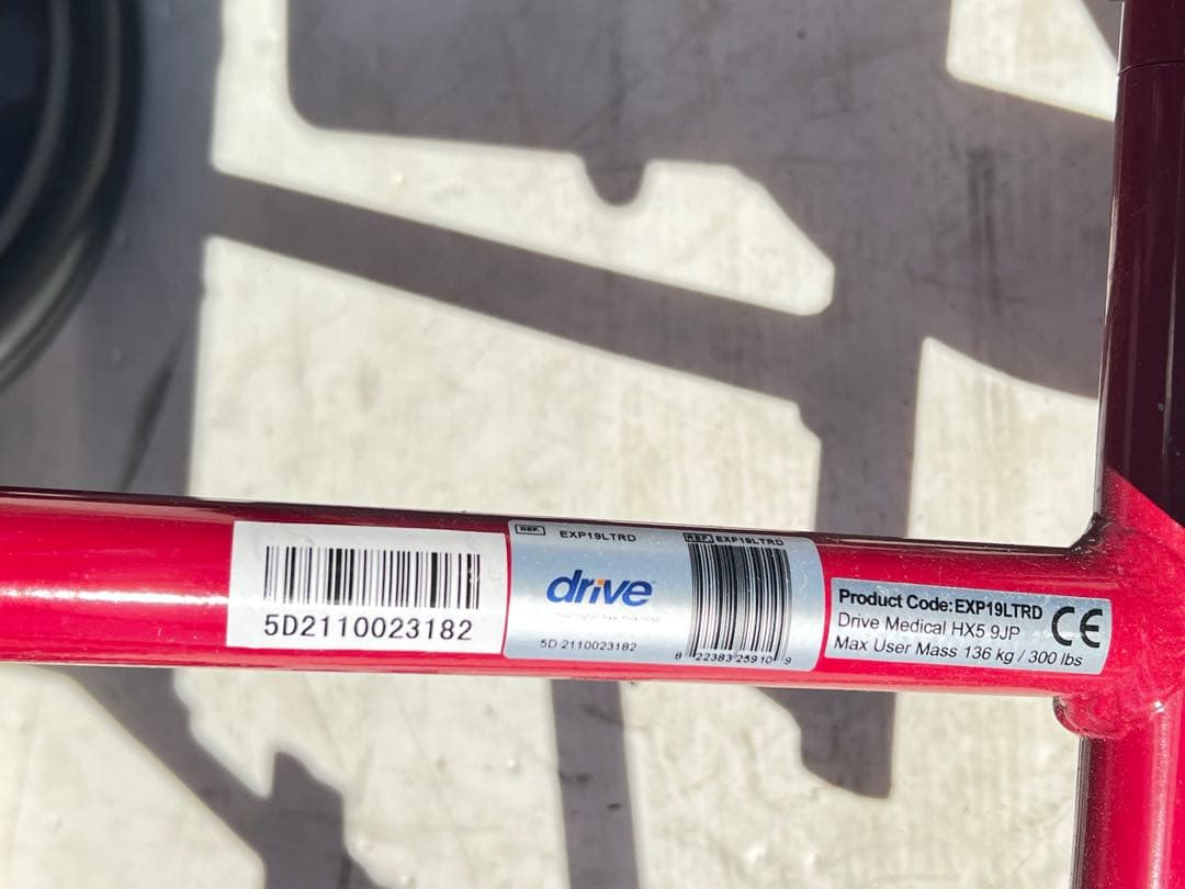 Expedition X EXP19LTRD 赤い折りたたみ介助用車椅子