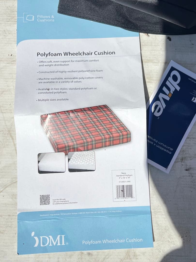 Expedition X EXP19LTRD 赤い折りたたみ介助用車椅子