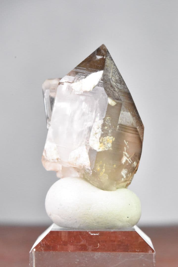 入手困難！ ミャンマーモゴック産スモーキークォーツとホワイトトパーズ