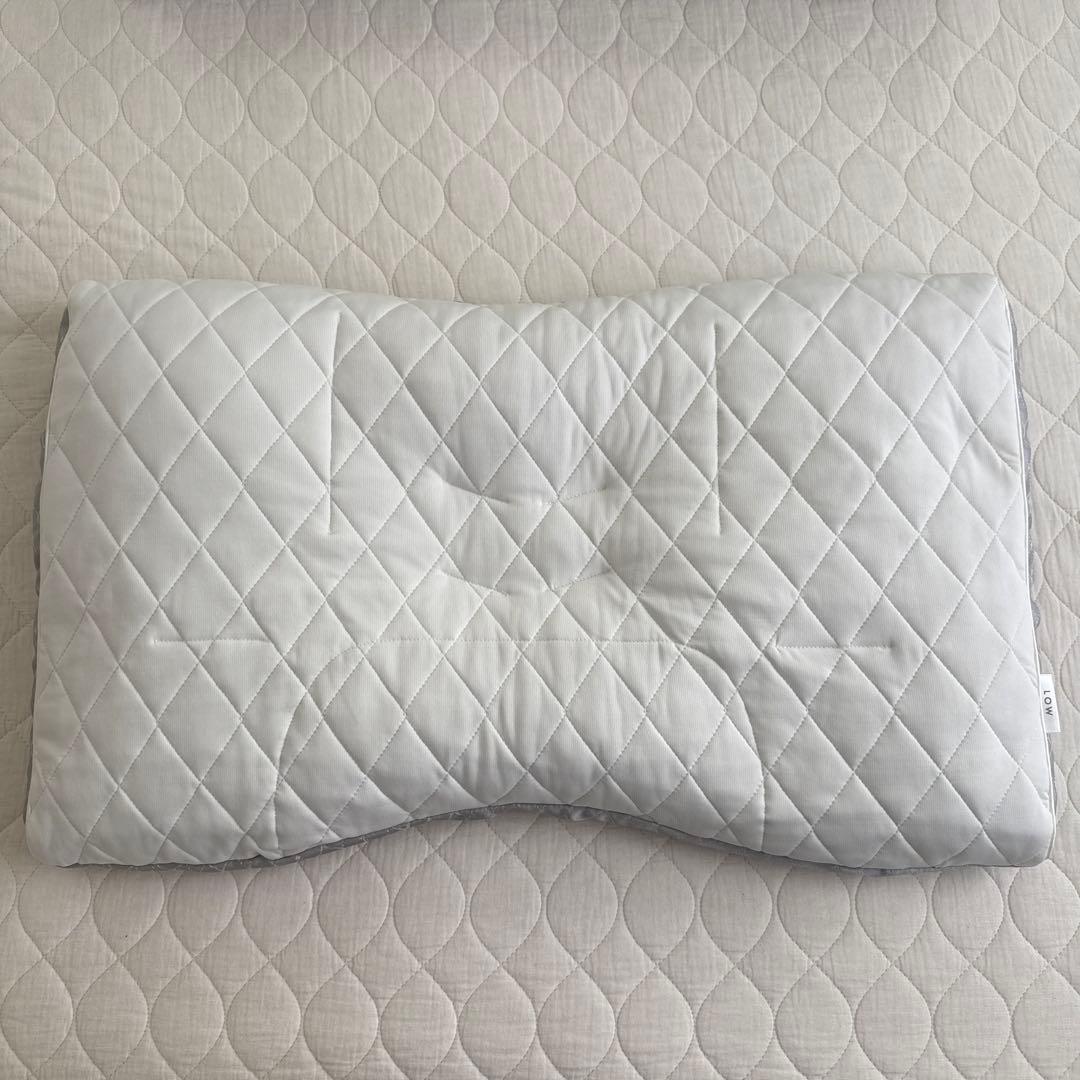 西川 ファインスムーズ 枕 低め 備長炭パイプ ゆったりサイズ