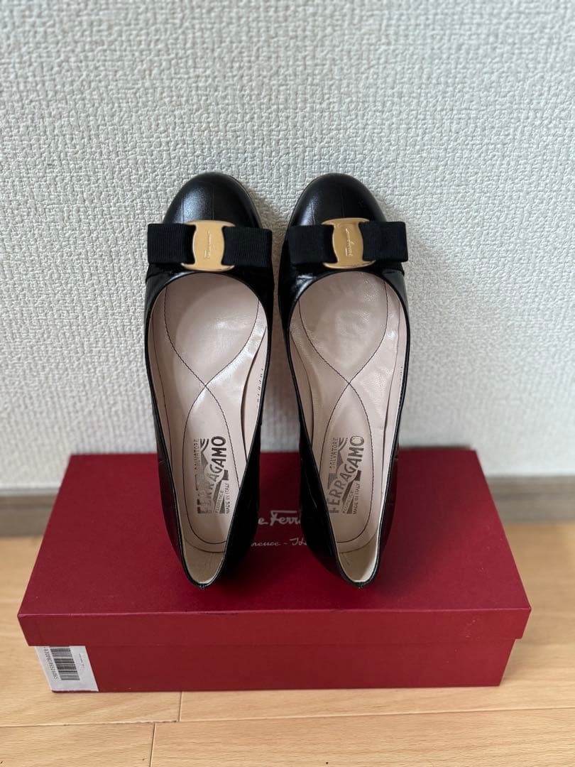 kodokichiさま専用 フェラガモ　ヴァリナ　6 1/2