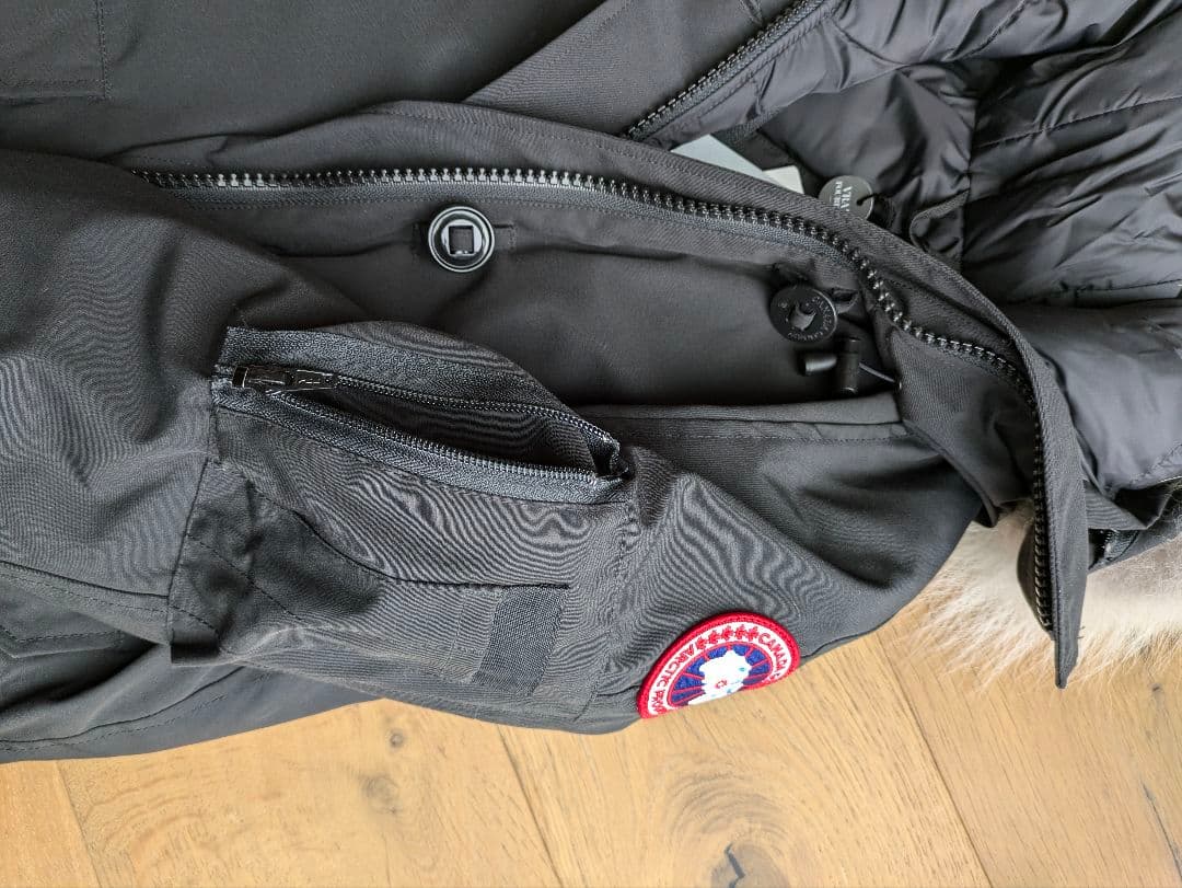 【新品未使用タグ付き】 【値下げ交渉可】 ダウンジャケット