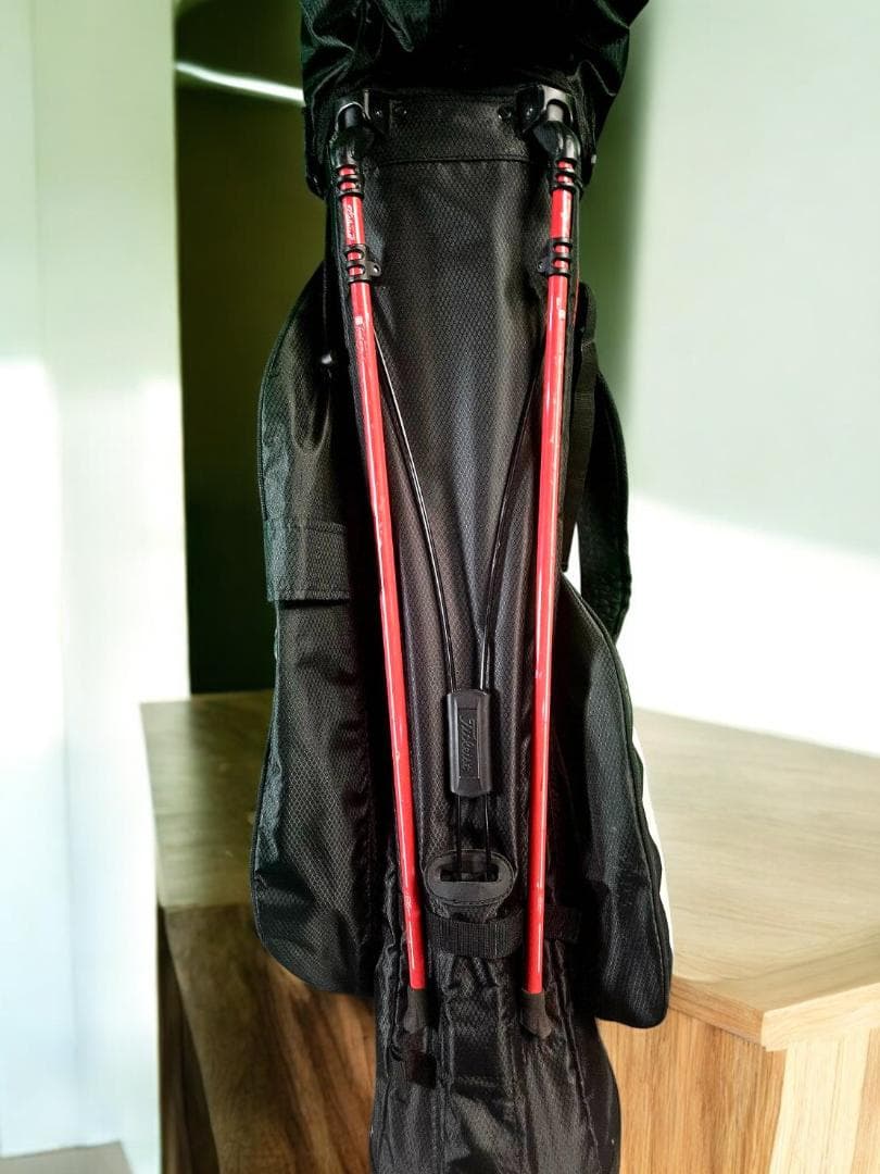 ＫＡ美品　Titleist 　軽量スタンドバッグ 黒/白/赤