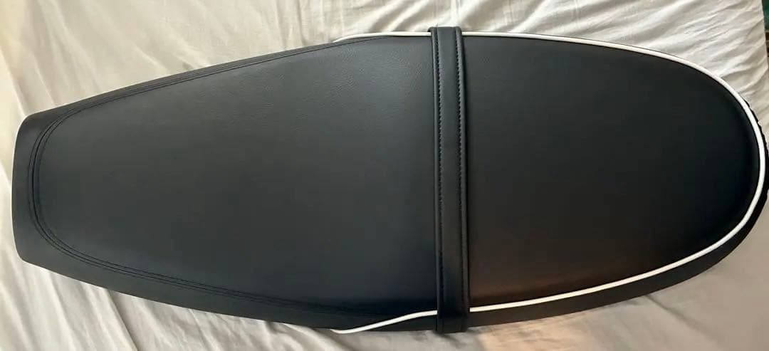 【最終価格】トライアンフ　Triumph t100 ボンネビル　シート