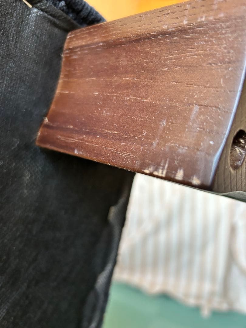 AIDEC ブラウンと黒の花柄アームチェア一人掛け用