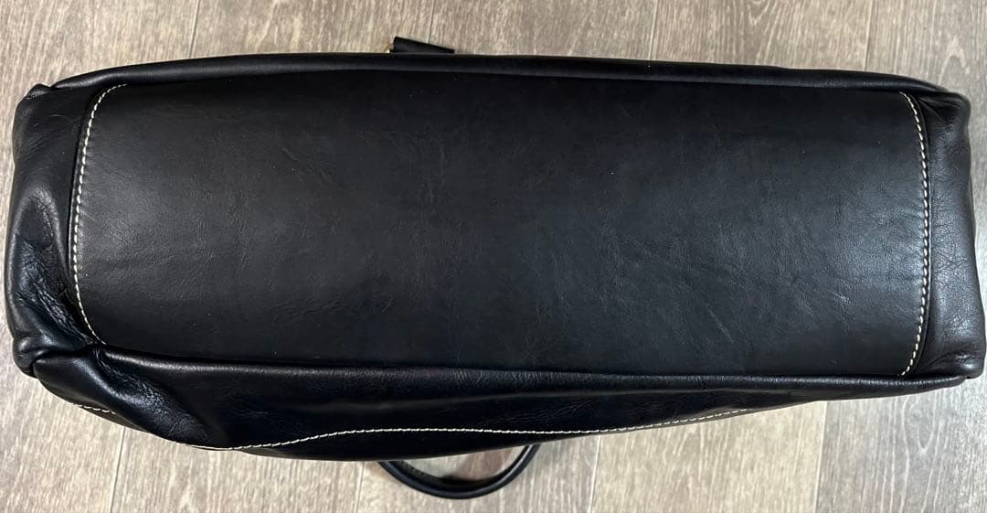 Vivienne Westwood オーブ型押しアコードバッグ レザー