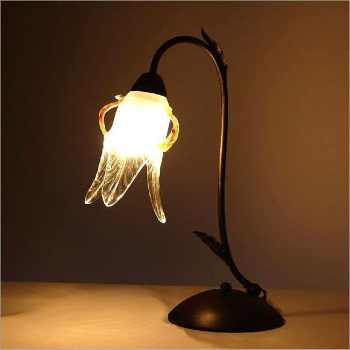 輸入雑貨　アイアン　『ユリ(百合)の１灯スタンドランプ』　ガラスシェード