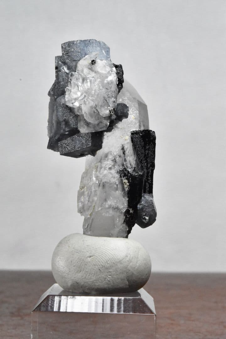 中国湖南省・揺崗仙(ヤオガンシャン)産 水晶フローライトエジリン共生