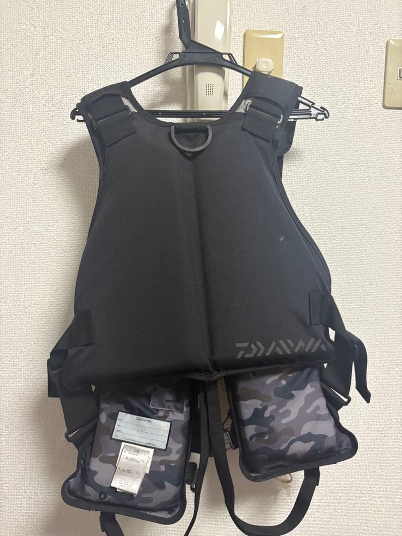 ダイワ フローティングライフジャケット 迷彩柄　ベスト　美品