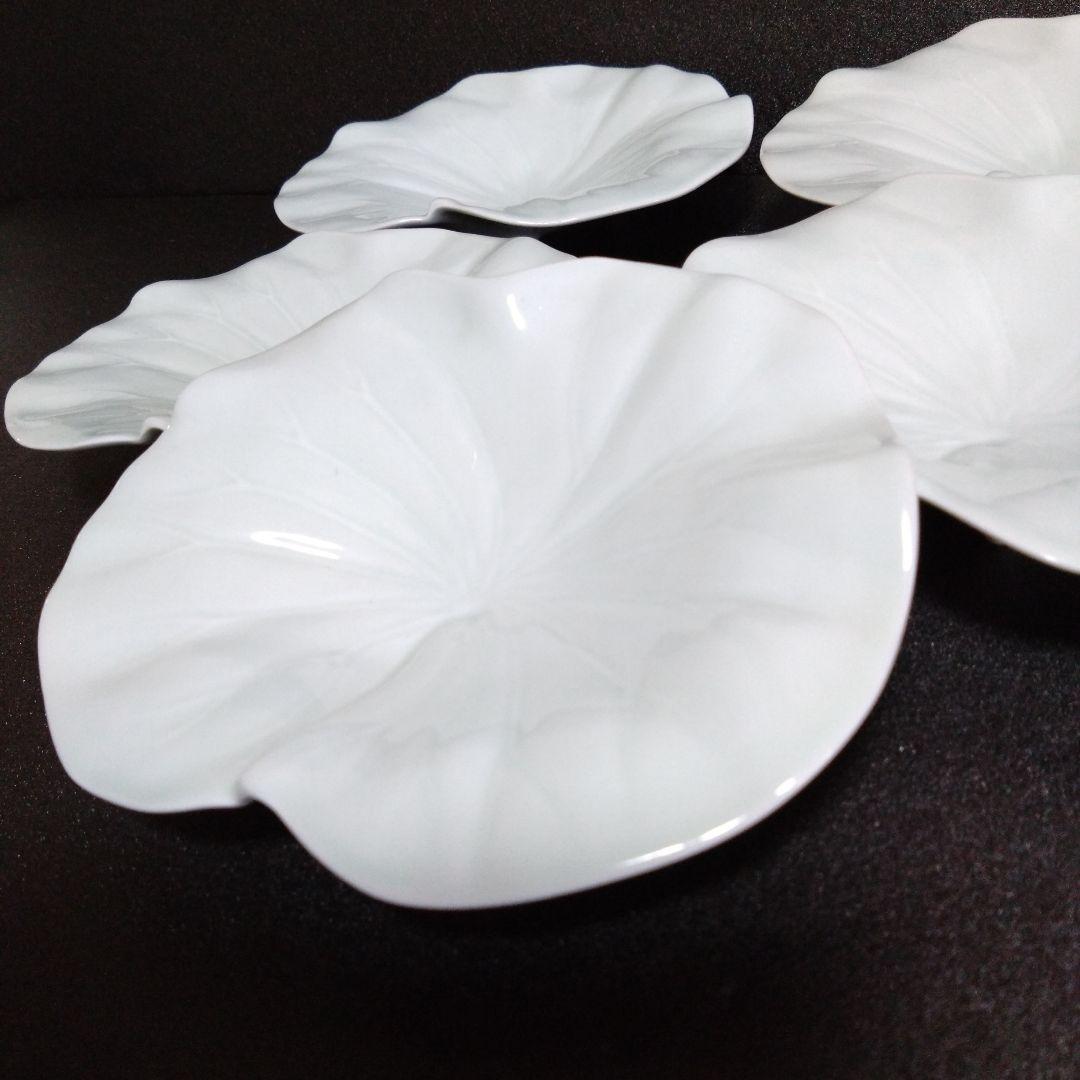 未使用 波佐見焼 光琳窯 葉型 青磁 3点脚銘々皿5枚　お祝い