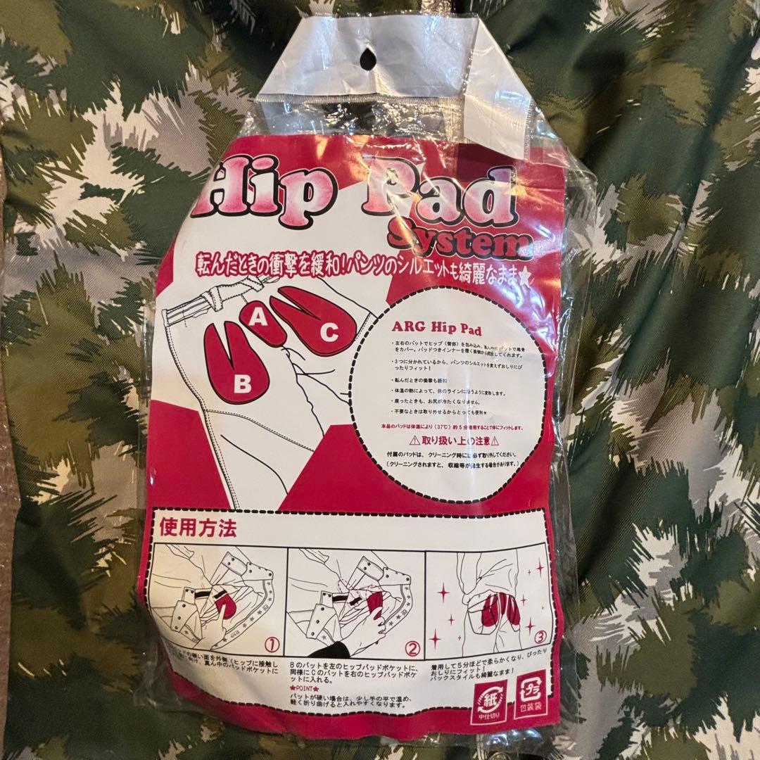 未使用　新品　迷彩　ARG(asics) スノーボードウェア　ズボン　スキー