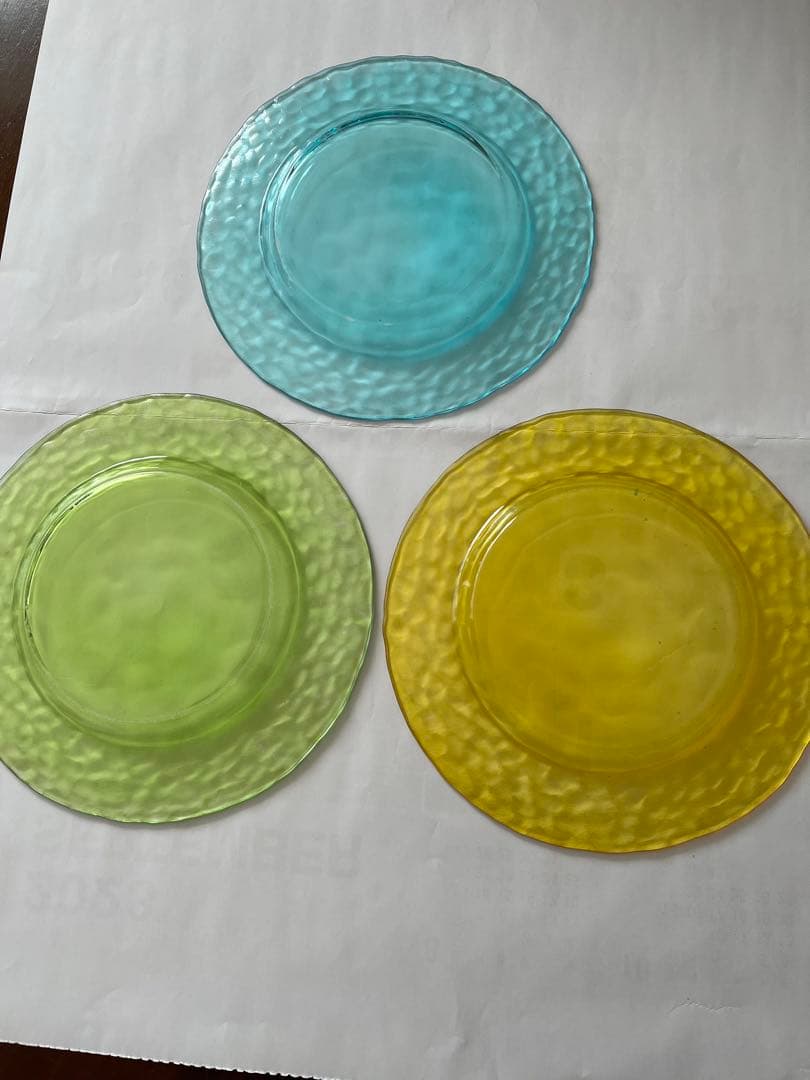 イタリア　IVV ガラスプレート　20cm ３枚　３色　ビンテージ　青　黄　緑